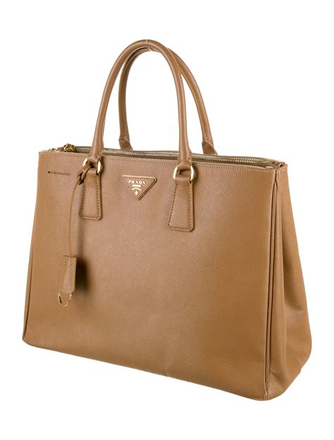 prada saffiano lux galleria 25cm|Prada galleria sizes.